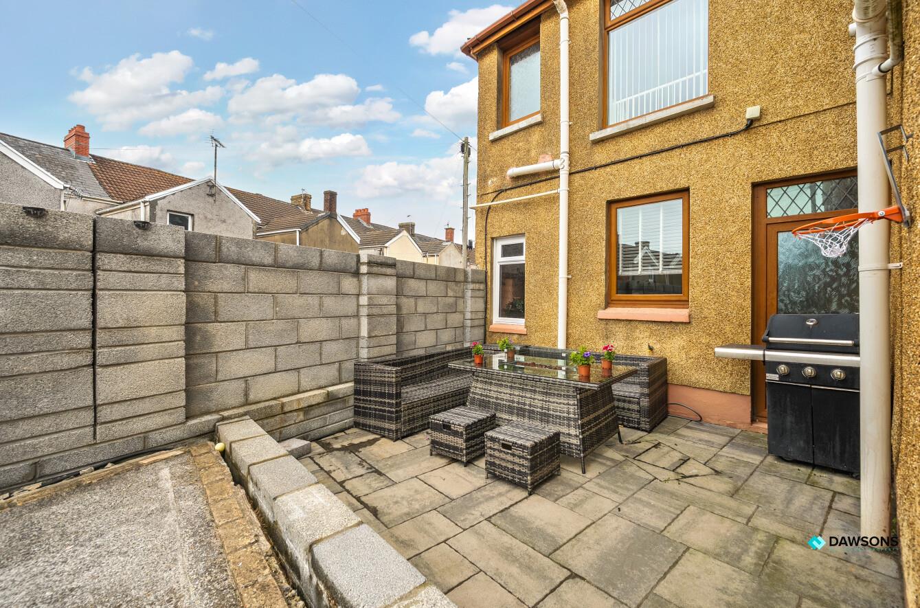 Als Street, Llanelli, SA15 1SN